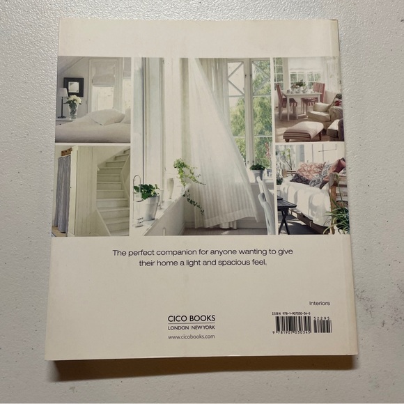 Living with Light: Decorating the Scandinavian Way Interior Design - Picture 2 of 8